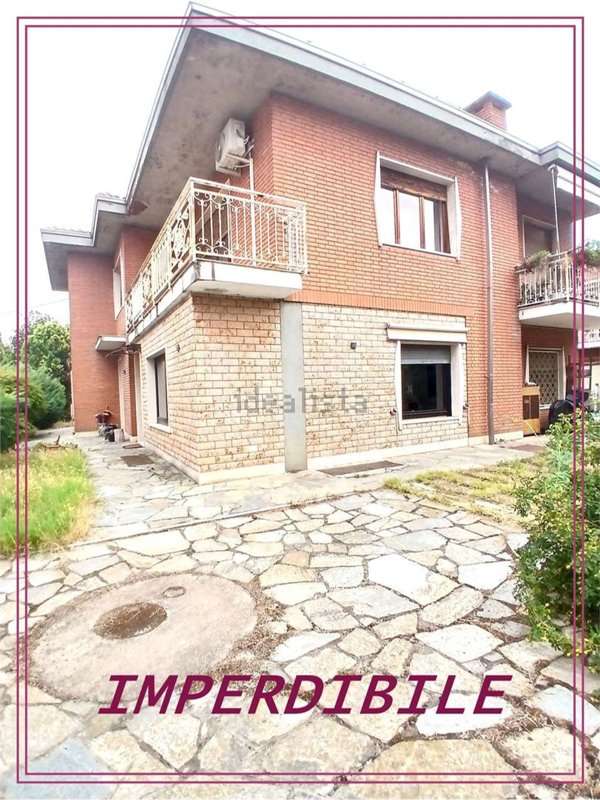 casa indipendente in vendita a Valenza