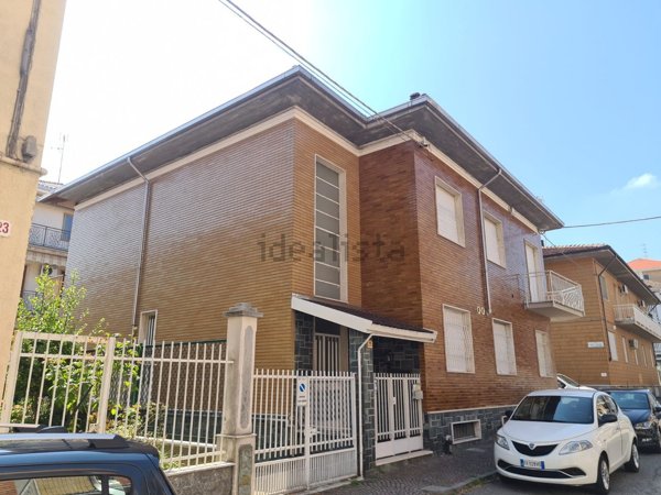 casa indipendente in vendita a Valenza