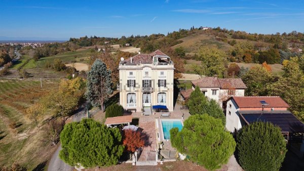 casa indipendente in vendita a Valenza