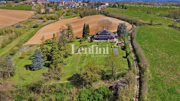 casa indipendente in vendita a Valenza