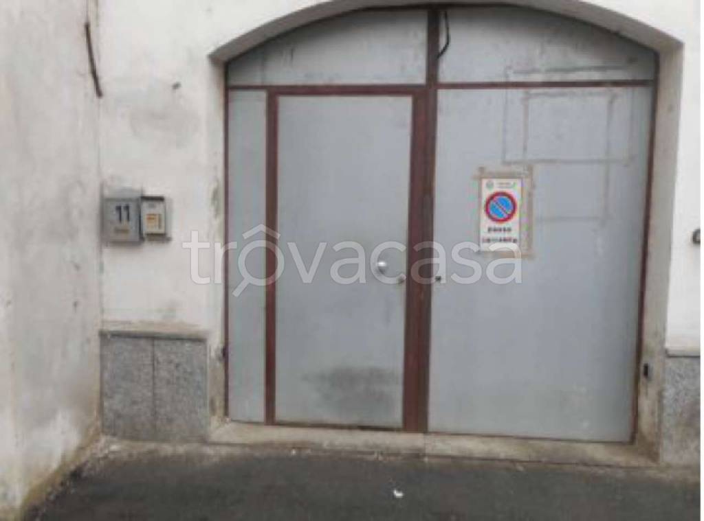 locale commerciale in vendita a Valenza