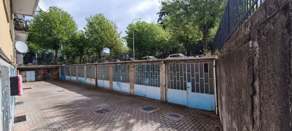 box auto in vendita a Valenza