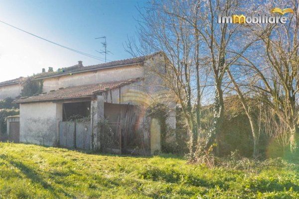 casa indipendente in vendita a Valenza