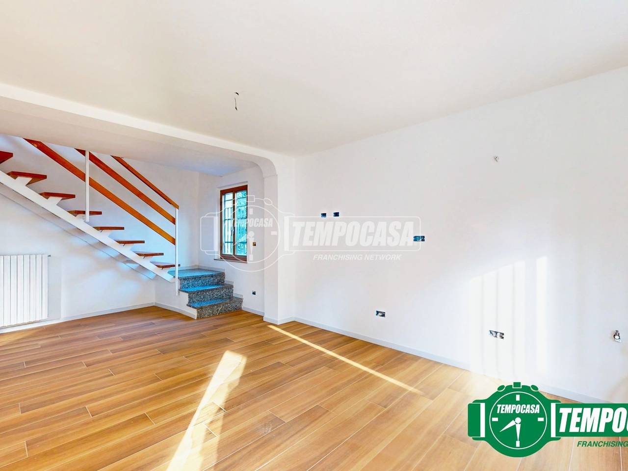casa indipendente in vendita a Valenza