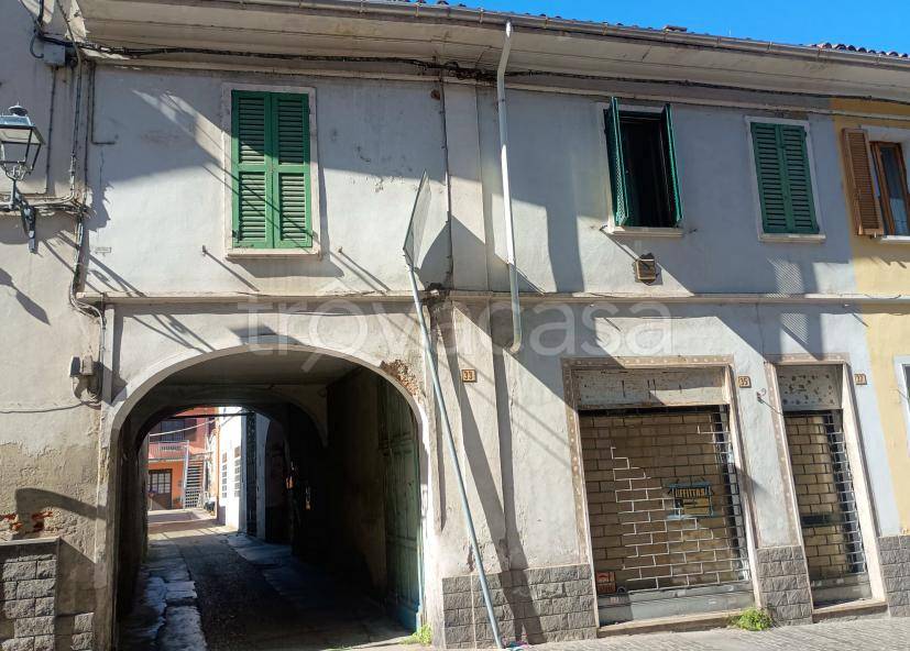 casa indipendente in vendita a Valenza