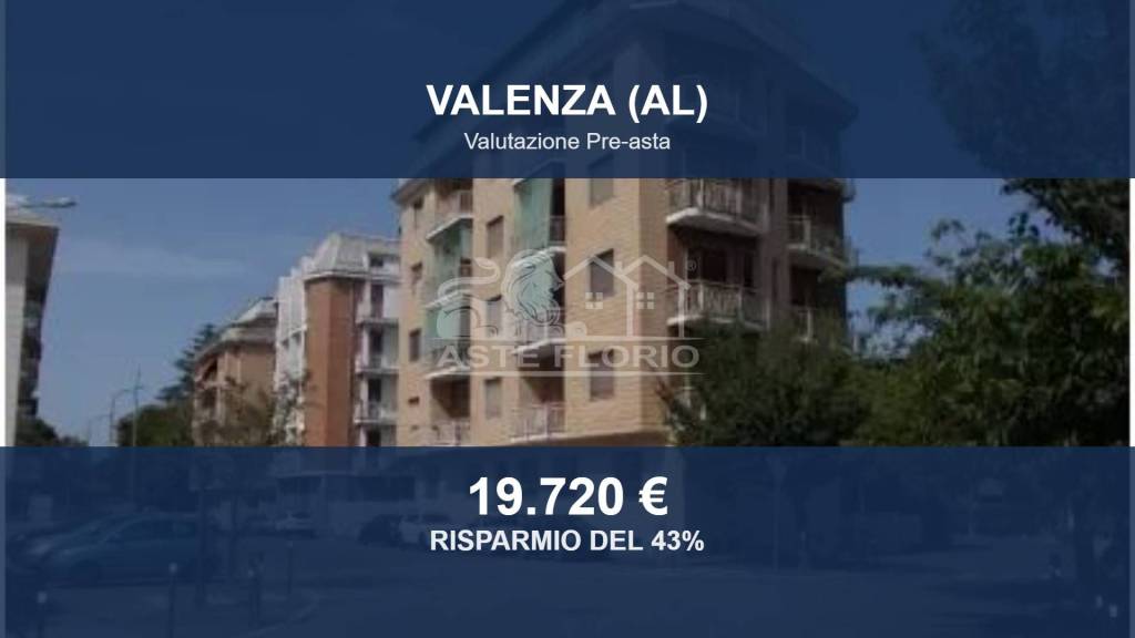 locale commerciale in vendita a Valenza