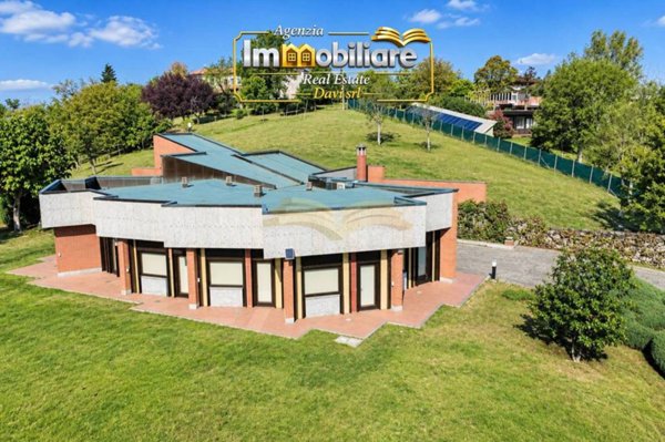 casa indipendente in vendita a Valenza