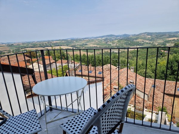 esavano in vendita a Vignale Monferrato