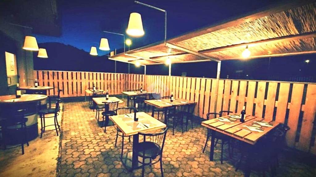 locale commerciale in vendita a Vignole Borbera