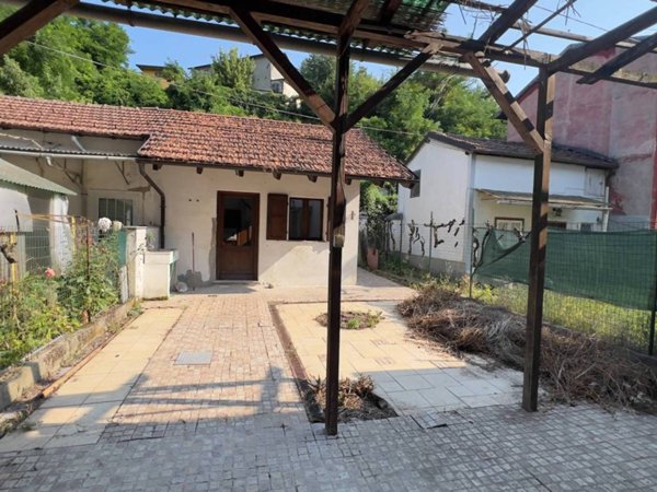 casa indipendente in vendita a Vignole Borbera