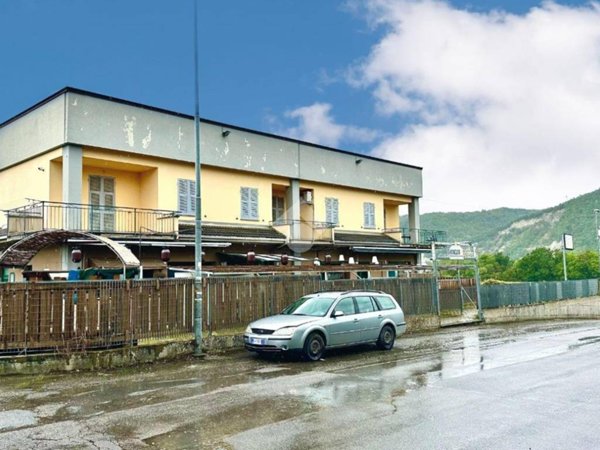 locale commerciale in vendita a Vignole Borbera in zona Variano Superiore