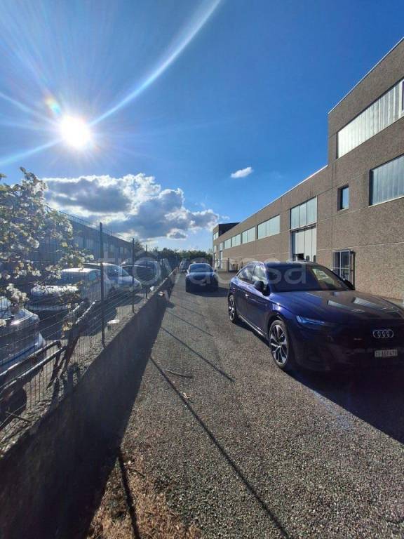 locale commerciale in vendita a Villalvernia