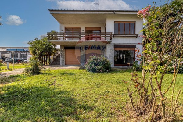 casa indipendente in vendita a Villanova Monferrato