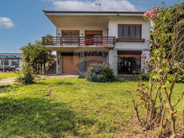 casa indipendente in vendita a Villanova Monferrato