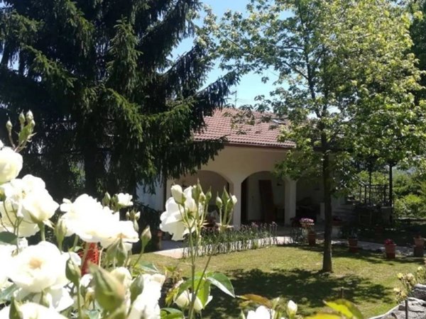 casa indipendente in vendita a Visone