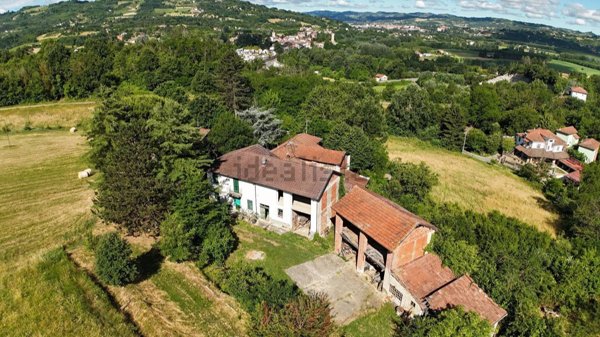 esavano in vendita a Visone