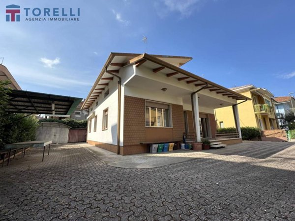 casa indipendente in vendita a Bellaria-Igea Marina in zona Bellaria