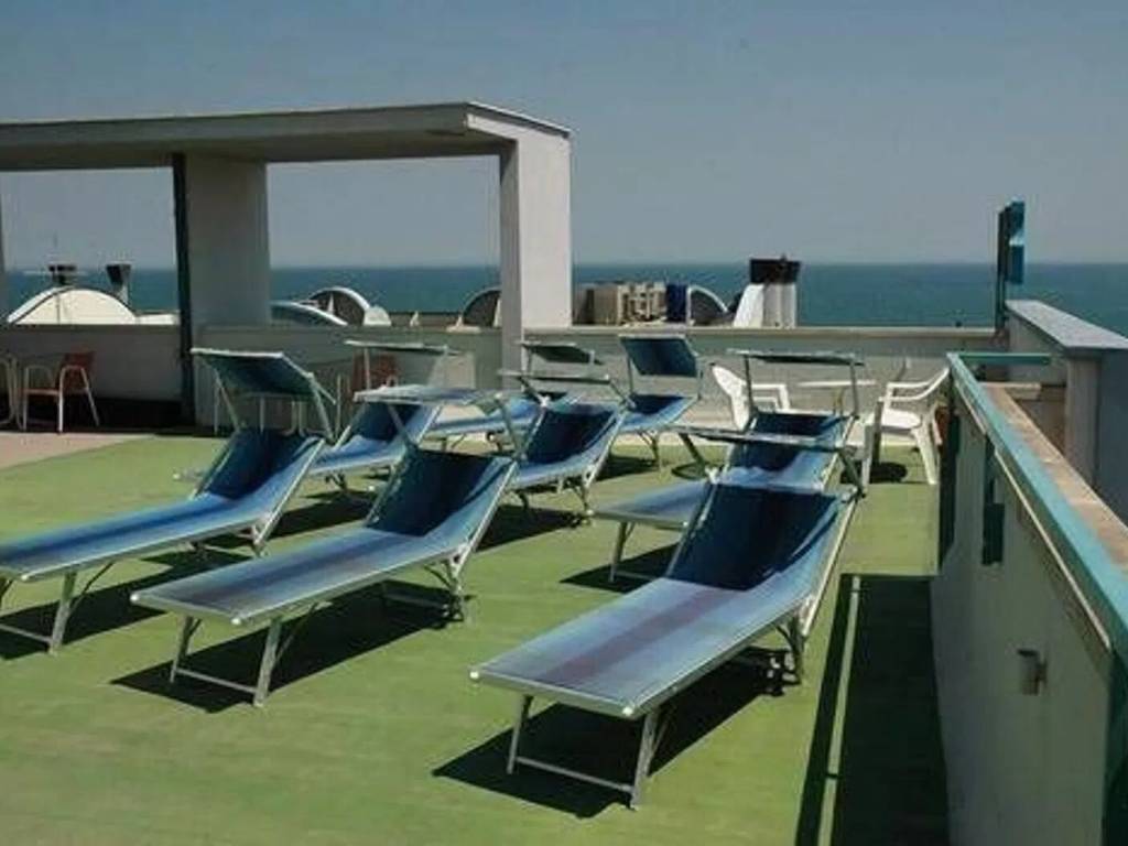 intera palazzina in vendita a Bellaria-Igea Marina in zona Igea Marina