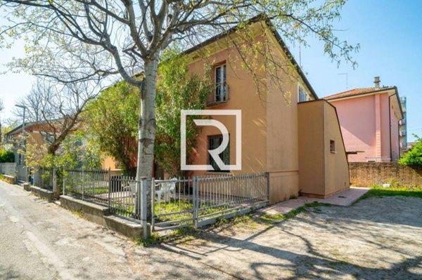 casa indipendente in vendita a Bellaria-Igea Marina in zona Igea Marina