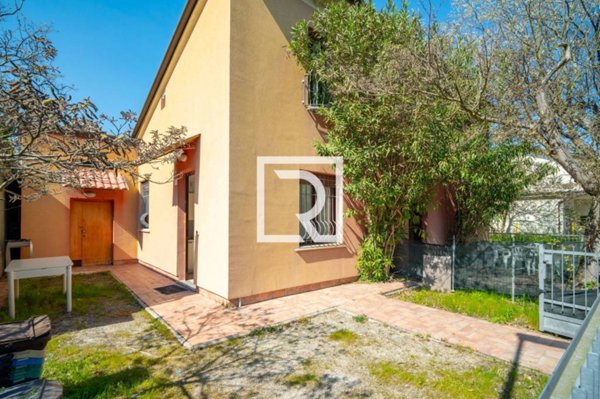 appartamento in vendita a Bellaria-Igea Marina in zona Igea Marina