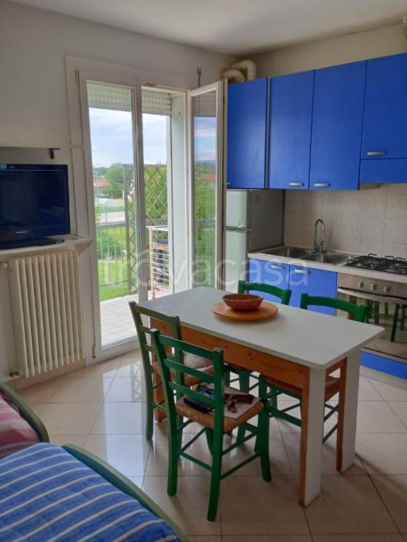 appartamento in vendita a Bellaria-Igea Marina in zona Igea Marina