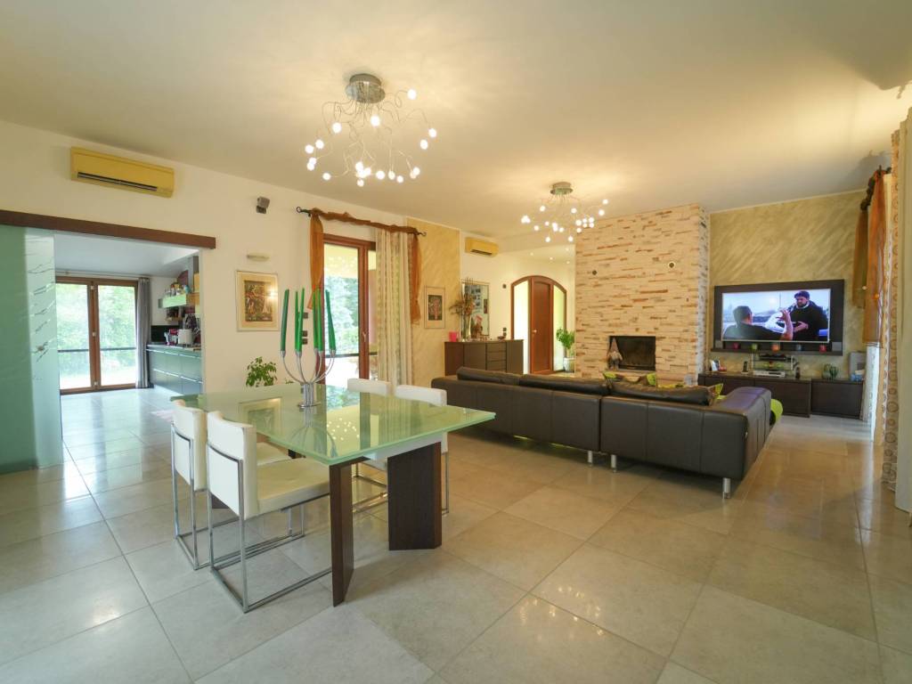casa indipendente in vendita a Bellaria-Igea Marina in zona Igea Marina