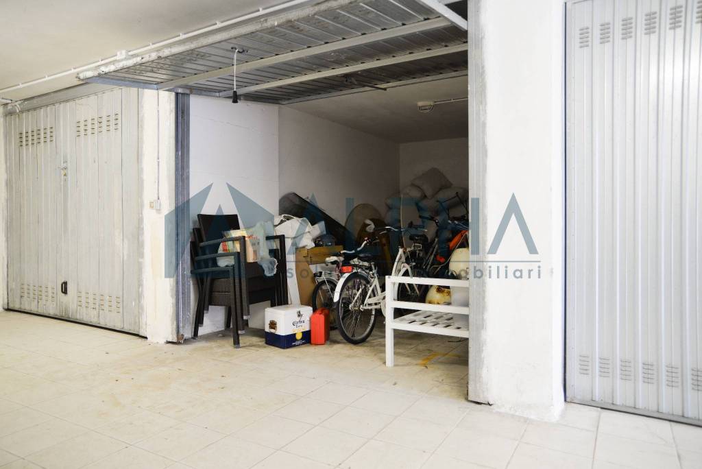negozio in vendita a Bellaria-Igea Marina