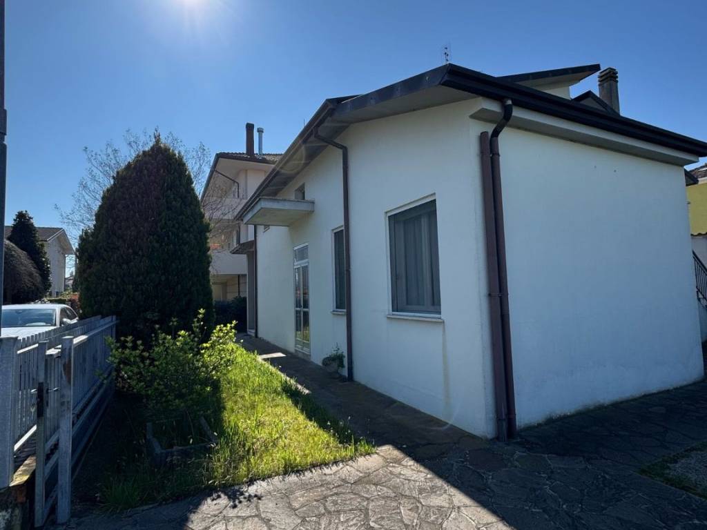 casa indipendente in vendita a Bellaria-Igea Marina