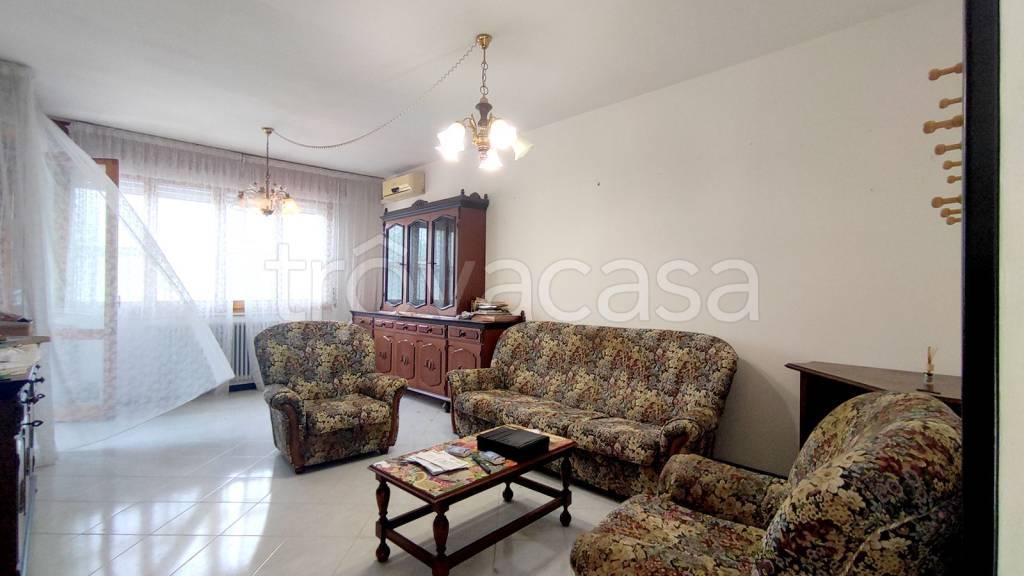 casa indipendente in vendita a Bellaria-Igea Marina in zona Igea Marina
