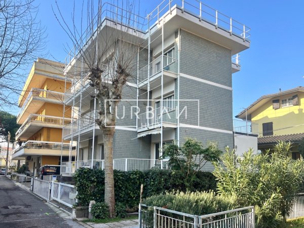intera palazzina in vendita a Bellaria-Igea Marina