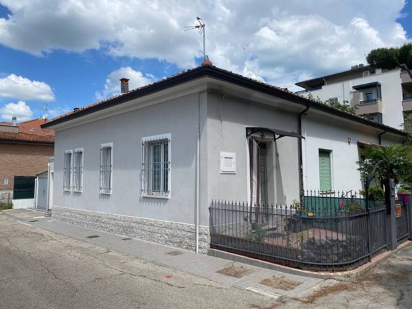 casa indipendente in vendita a Bellaria-Igea Marina in zona Igea Marina