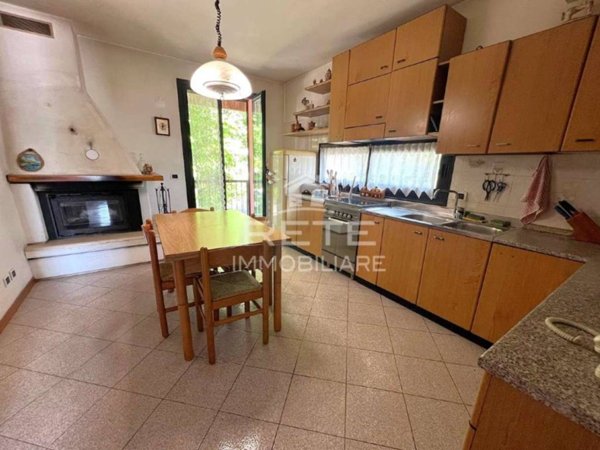 casa indipendente in vendita a Bellaria-Igea Marina in zona Igea Marina