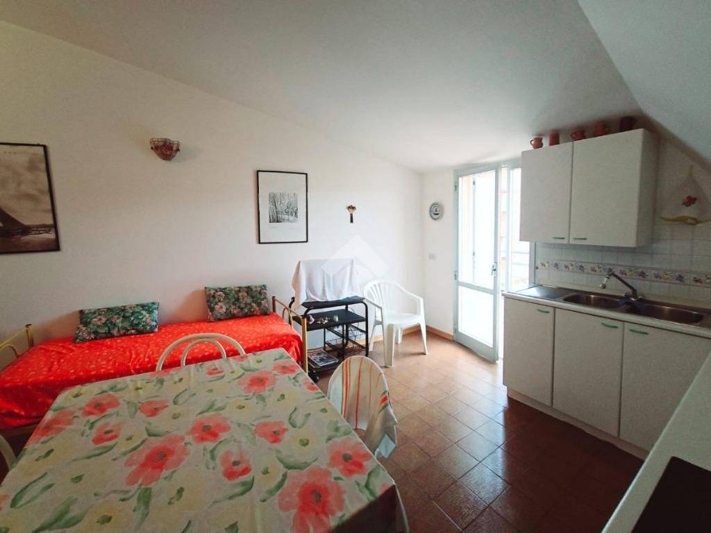 appartamento in vendita a Bellaria-Igea Marina in zona Igea Marina