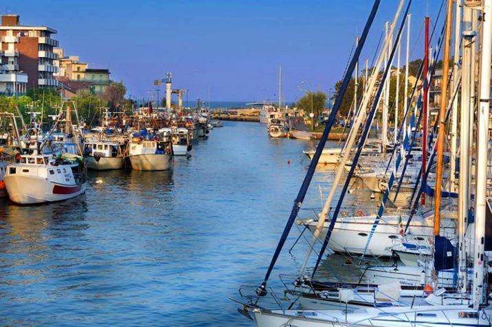 intera palazzina in vendita a Bellaria-Igea Marina