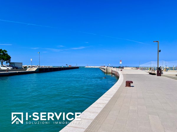 negozio in vendita a Bellaria-Igea Marina