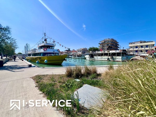 ufficio in vendita a Bellaria-Igea Marina