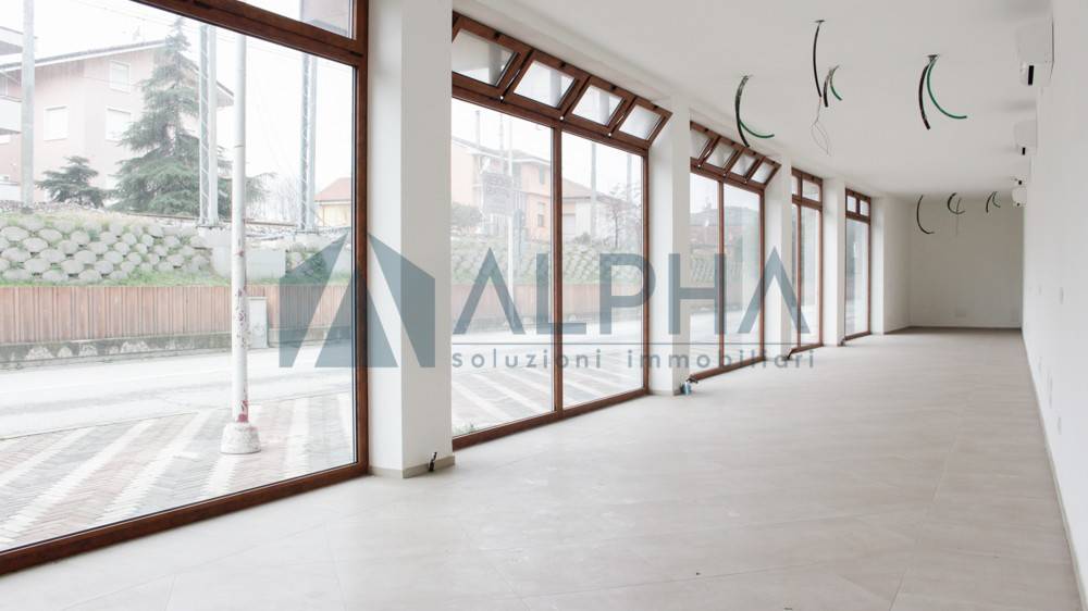 negozio in vendita a Bellaria-Igea Marina in zona Bellaria