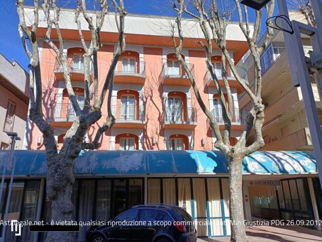 negozio in vendita a Bellaria-Igea Marina in zona Igea Marina