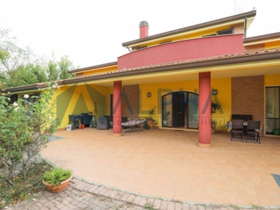 casa indipendente in vendita a Bellaria-Igea Marina in zona Igea Marina