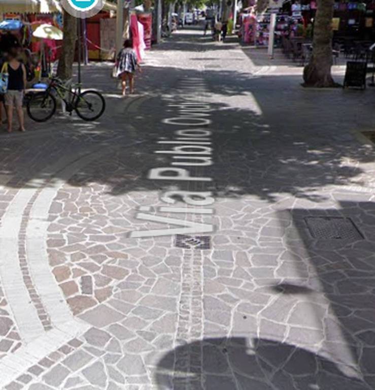 negozio in vendita a Bellaria-Igea Marina in zona Igea Marina