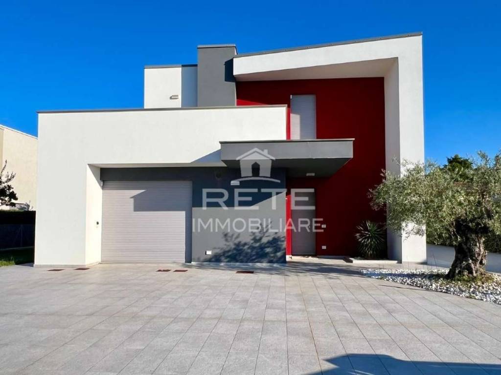 casa indipendente in vendita a Bellaria-Igea Marina in zona Igea Marina