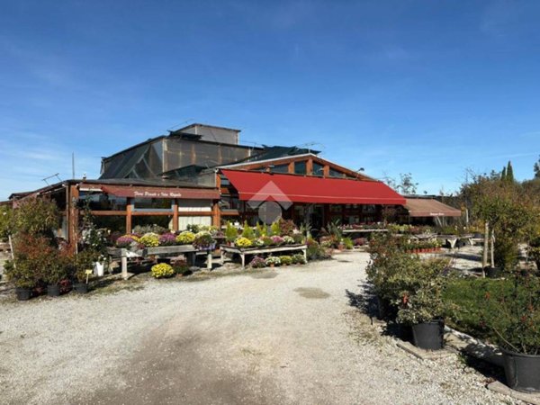 locale commerciale in vendita a Bellaria-Igea Marina in zona Bellaria