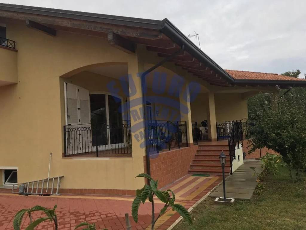casa indipendente in vendita a Bellaria-Igea Marina in zona Igea Marina