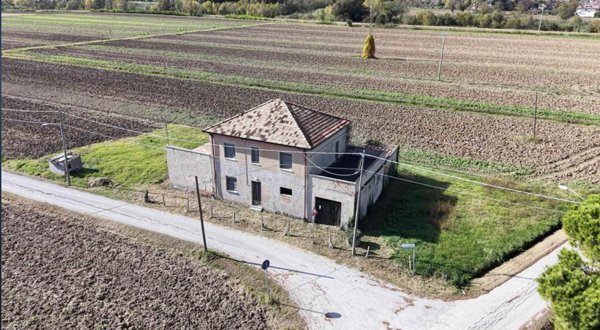 casa indipendente in vendita a Bellaria-Igea Marina in zona Igea Marina