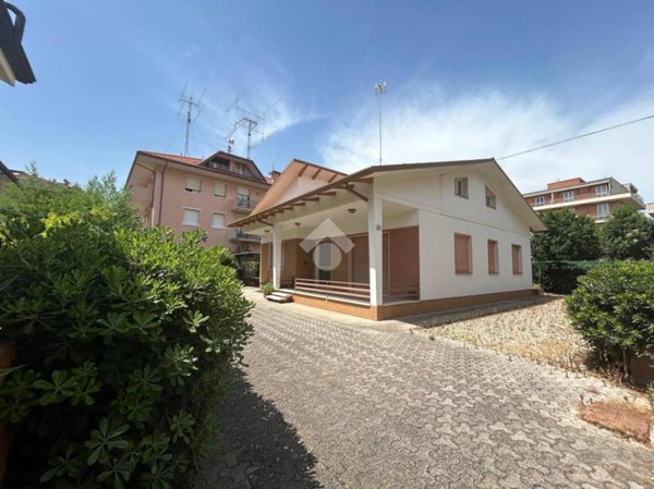 casa indipendente in vendita a Bellaria-Igea Marina in zona Bellaria