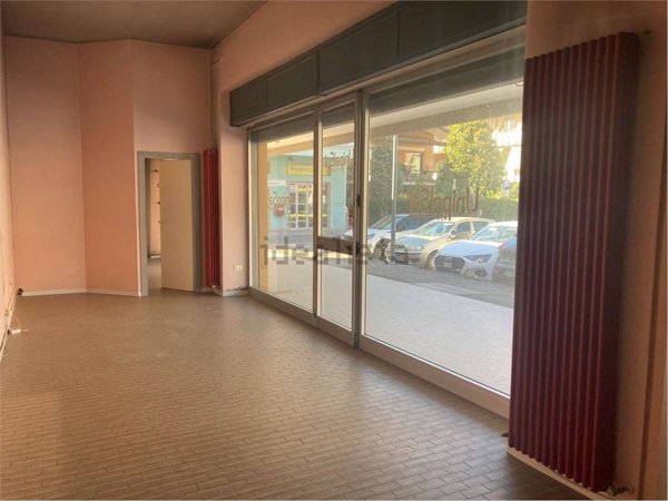 negozio in vendita a Bellaria-Igea Marina