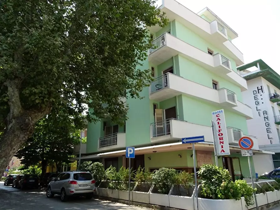 locale commerciale in vendita a Bellaria-Igea Marina