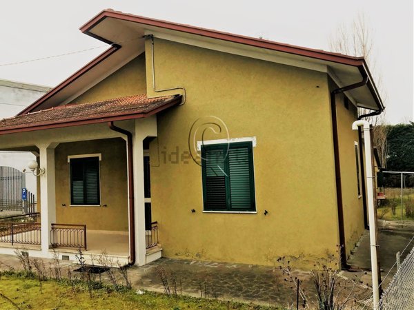 casa indipendente in vendita a Bellaria-Igea Marina in zona Bellaria