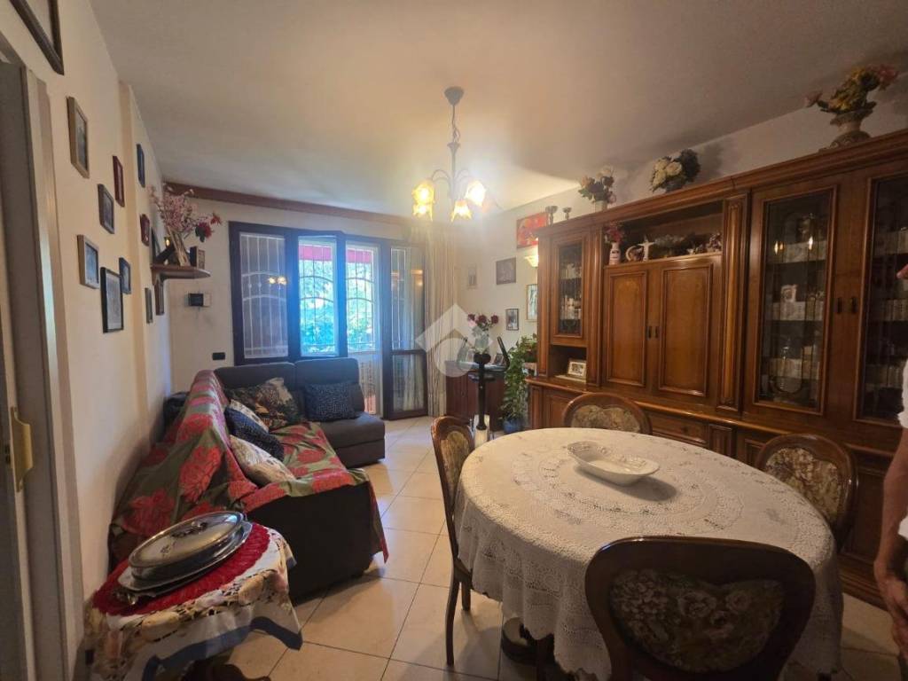 casa indipendente in vendita a Bellaria-Igea Marina in zona Igea Marina