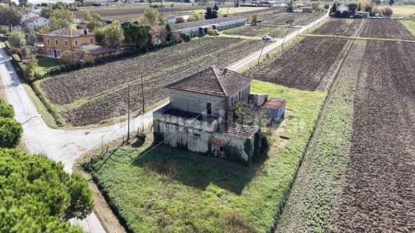 esavano in vendita a Bellaria-Igea Marina in zona Bellaria